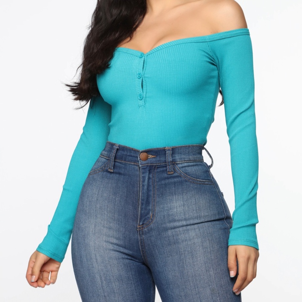 Off the shoulder long sleeve